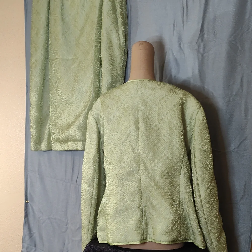 Moshita Couture Suit - Picture 4 of 6